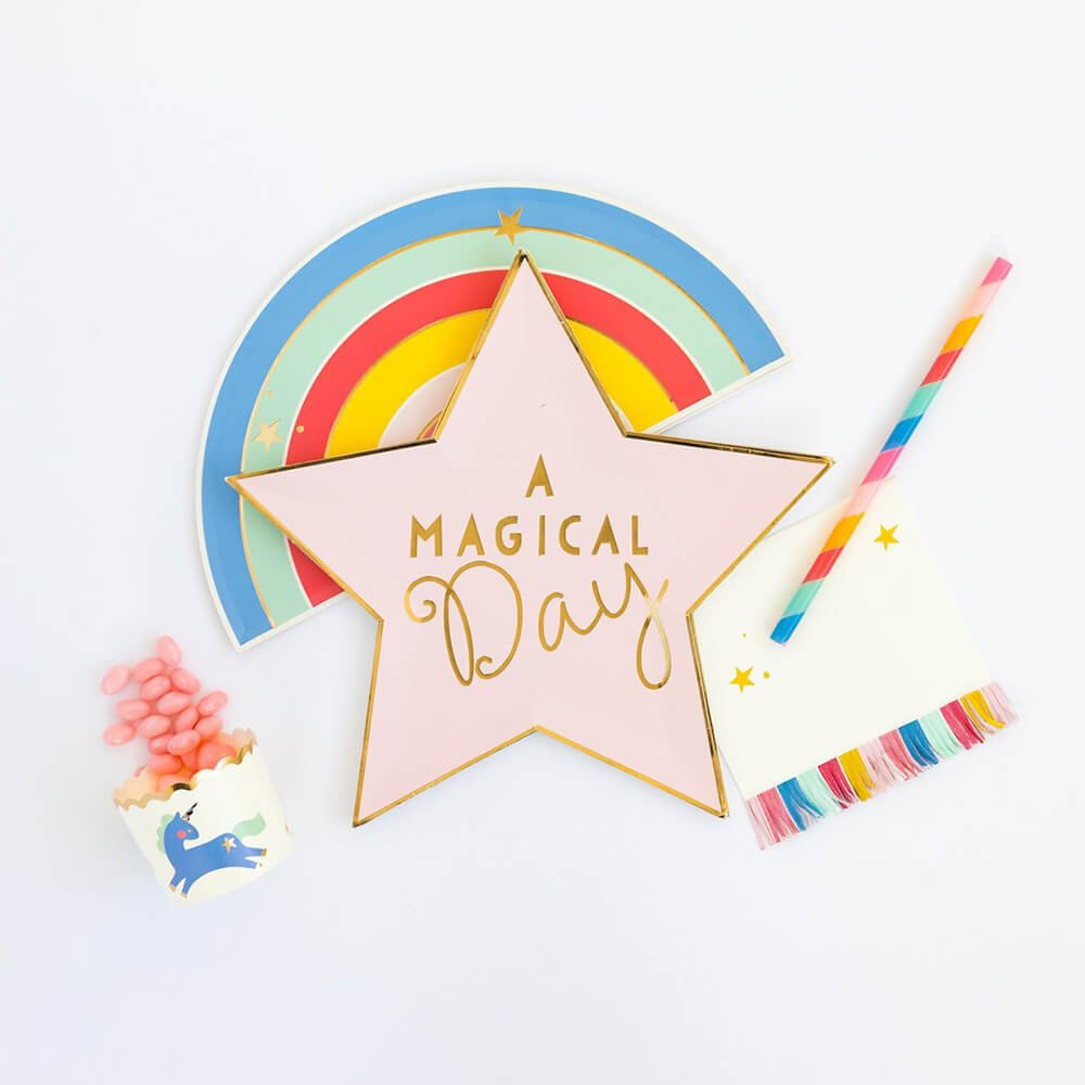 Platos de fiesta arcoíris mágicos de 9"